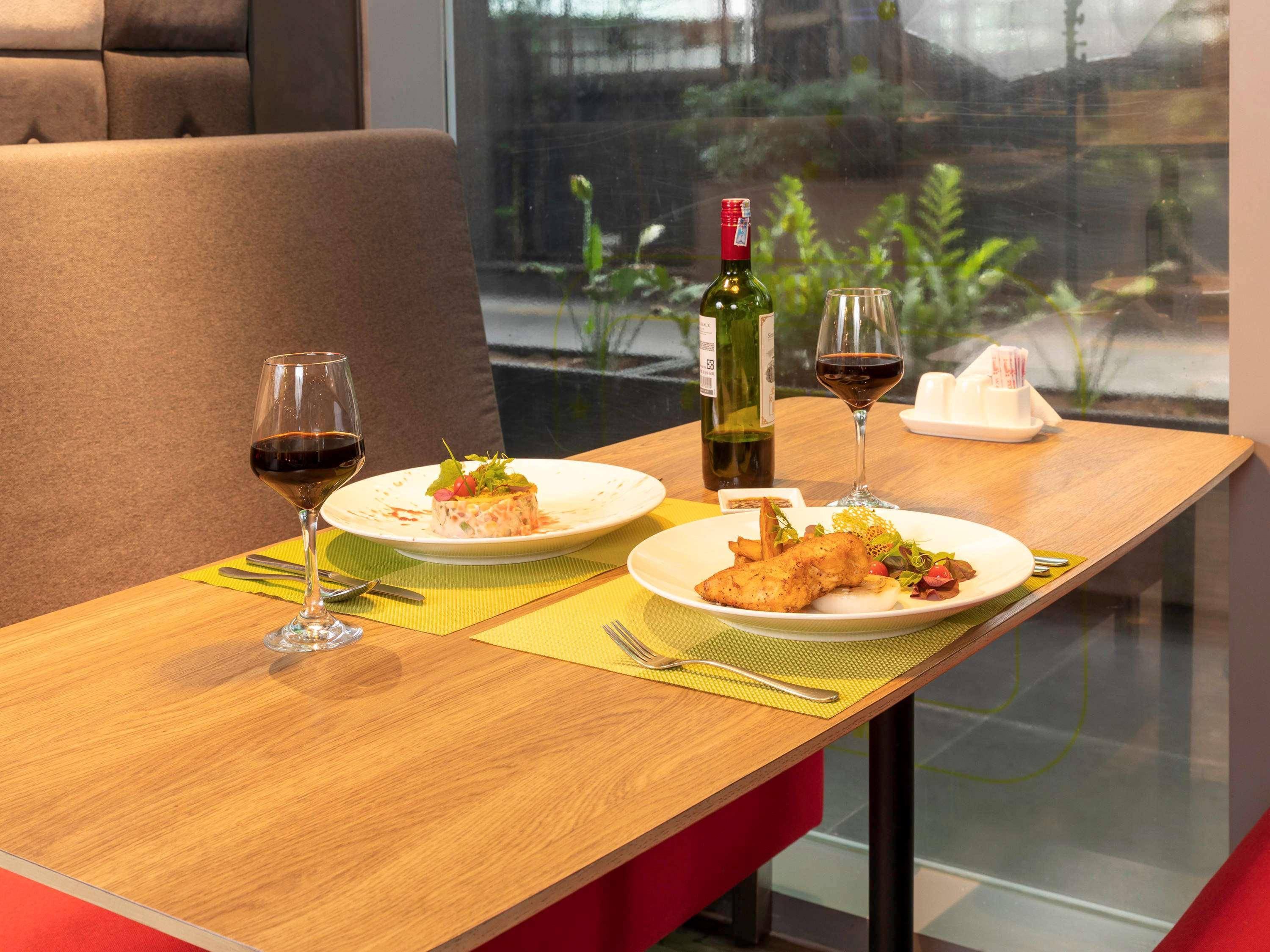 Ibis Saigon Airport Hotel Bandar Ho Chi Minh Luaran gambar